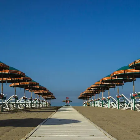 Ferienhaus Paola By Interhome Forte dei Marmi